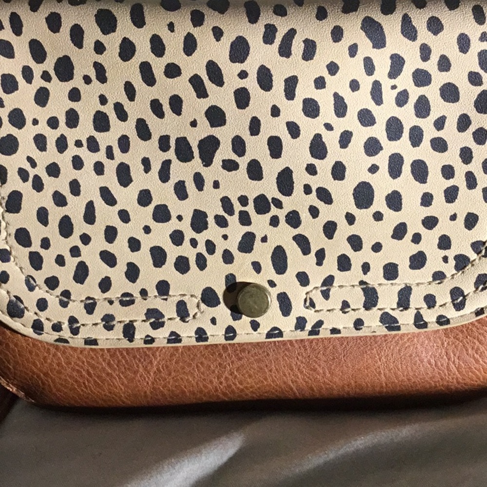 Universal thread animal print